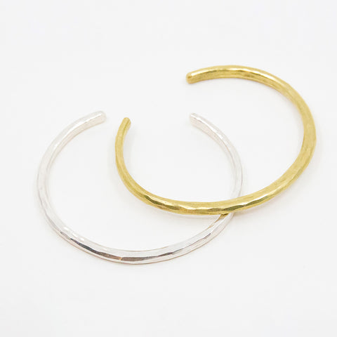 Hedvig Sommerfeldt - Armring Hamret Messing - Norway Designs