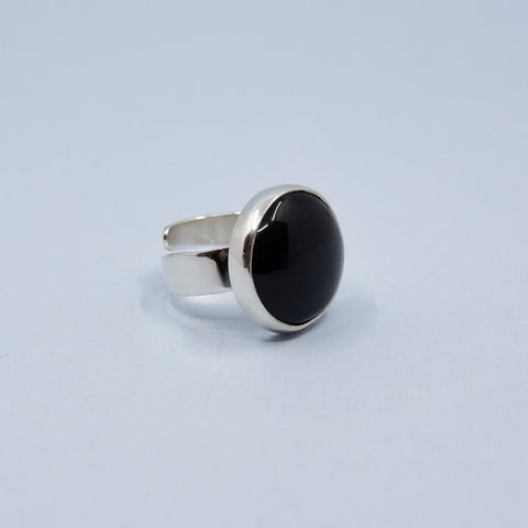 Solfrid Simensen - Ring Rund Onyx/Sølv - Norway Designs